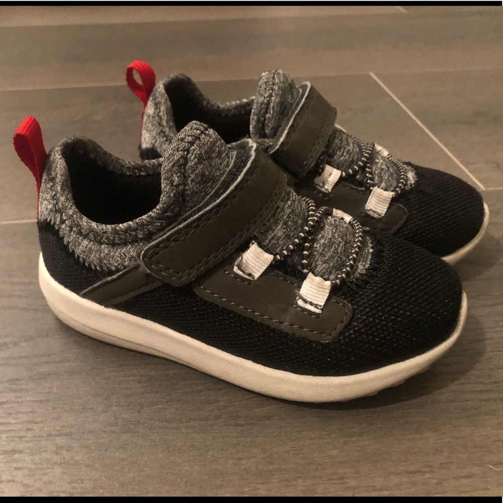 Carter’s Toddler Boy Size 7 Shoes